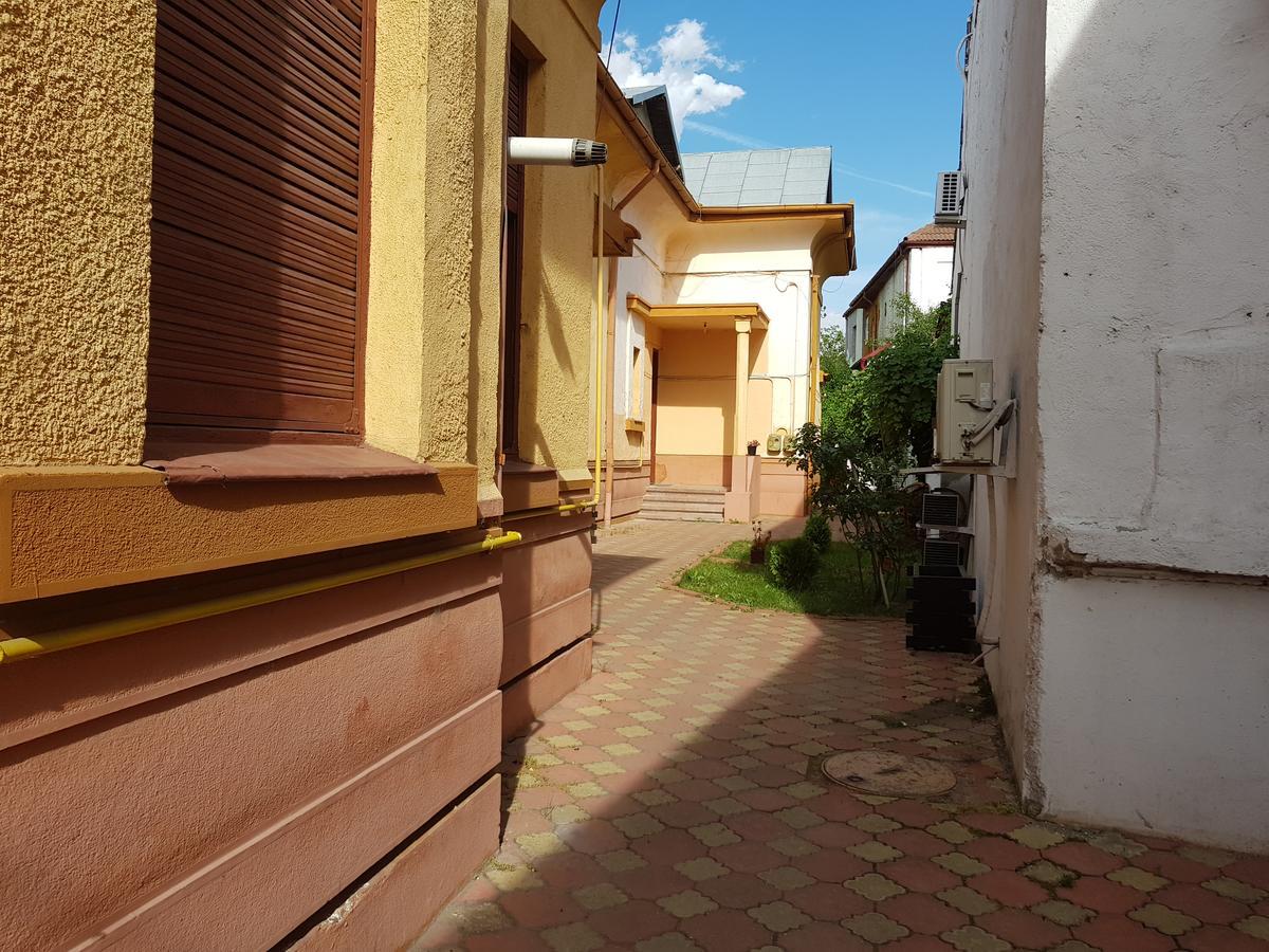 Casa Boiereasca Albergue Craiova Exterior foto