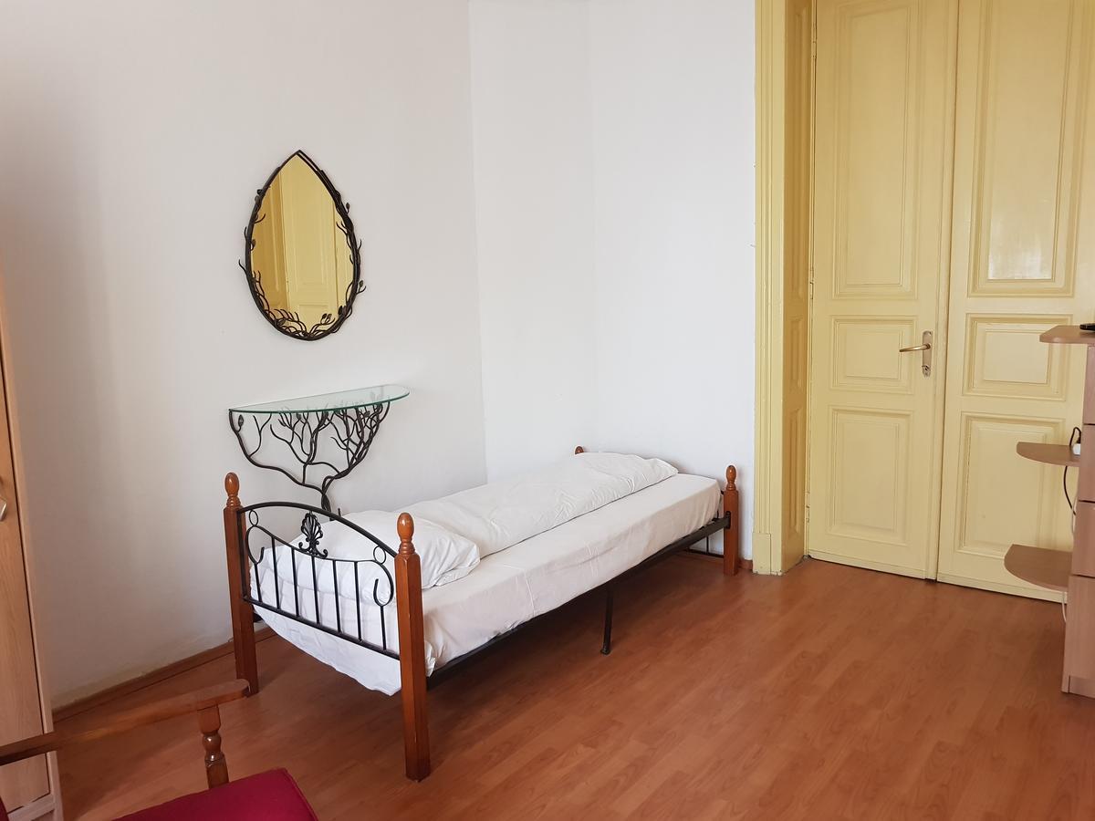 Casa Boiereasca Albergue Craiova Exterior foto