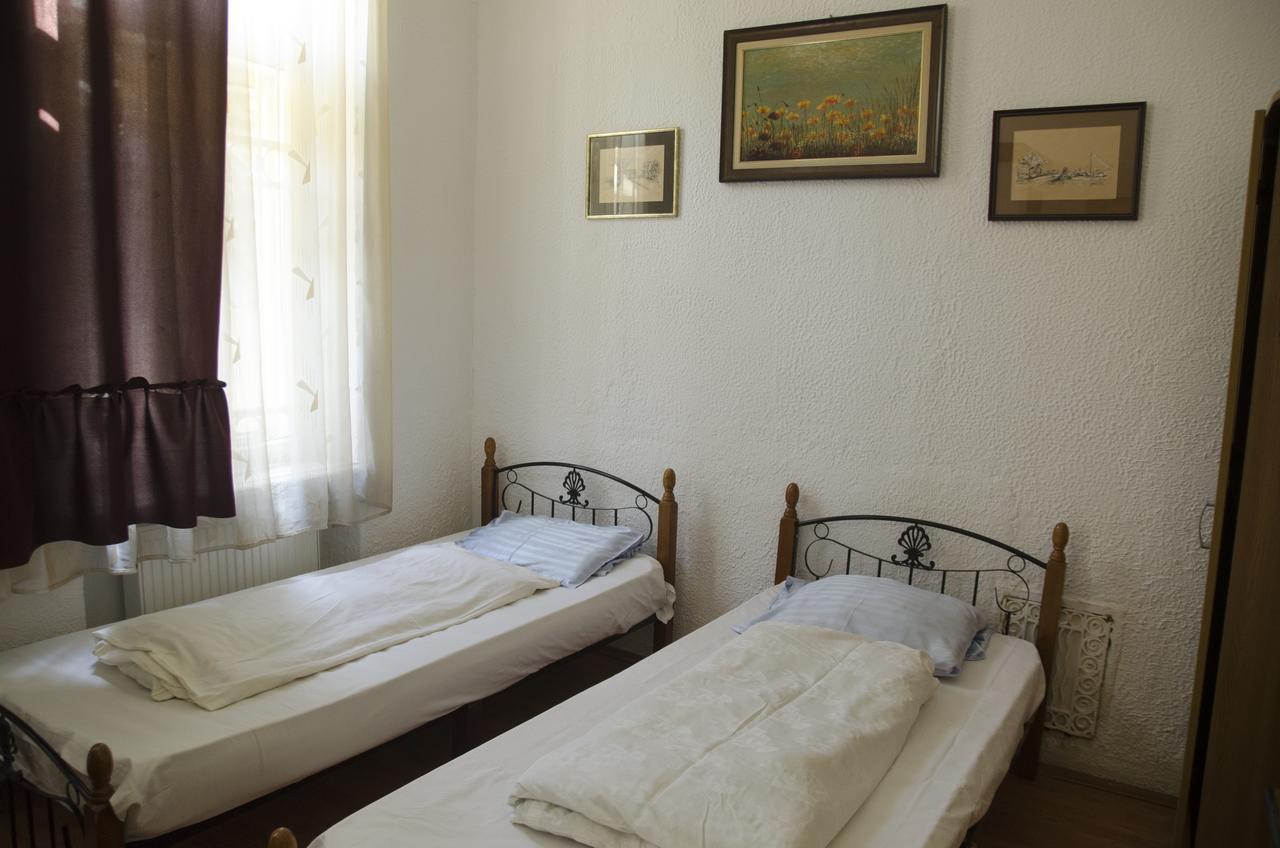 Casa Boiereasca Albergue Craiova Exterior foto