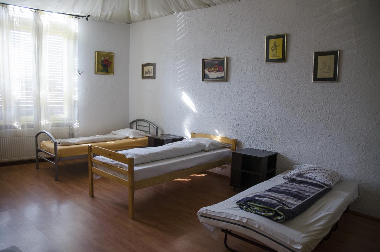 Casa Boiereasca Albergue Craiova Exterior foto